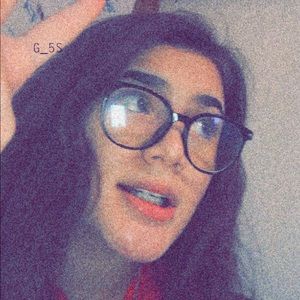 Meet your Posher, Mia